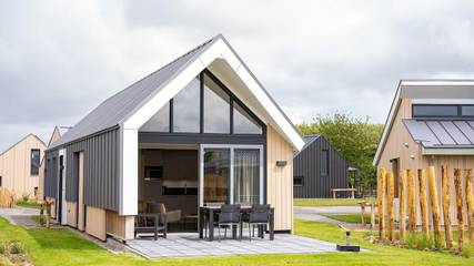 Ferienhaus für 4 Personen, mit Garten und Pool in Breskens