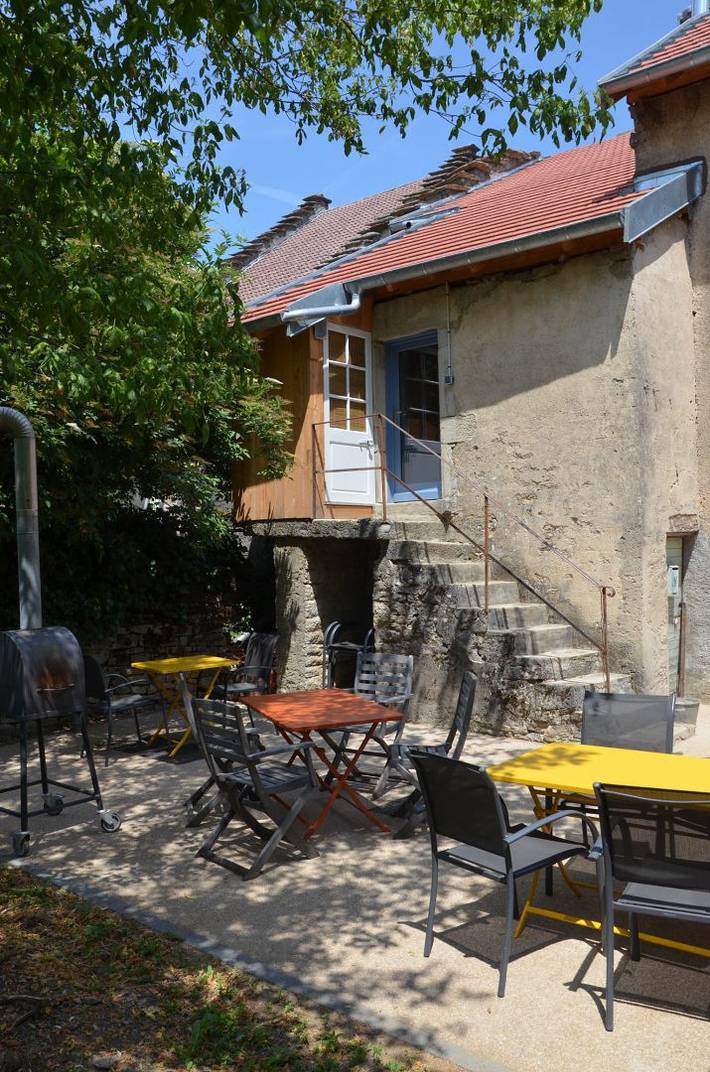 Gîte pour 2 personnes, avec jardin dans le Jura - 2