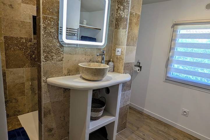 Gîte pour 4 personnes, avec terrasse et piscine à Saint-Vallier-de-Thiey - 4