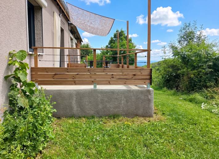 Location de vacances pour 6 personnes, avec Terrasse et Jardin à Véranne