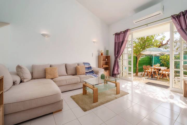 Casa Quinta Do Poço – 2 Bedrooms, A/C, Pool, Wi-Fi in Albufeira e Olhos de Água, Faro District