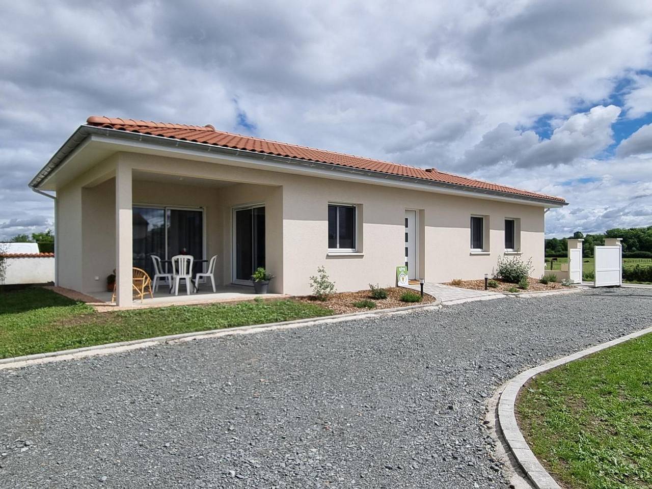 Agradable casa rural, mascotas Ok - 4 pers. in Boisset-lès-Montrond, Montbrison