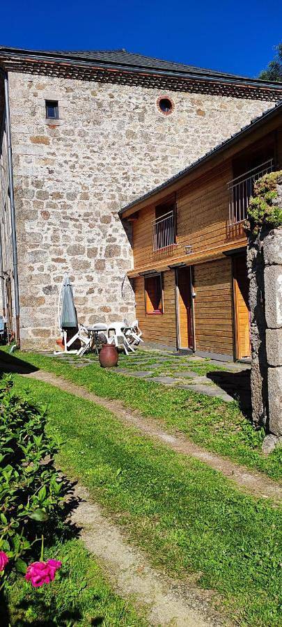 Location de vacances pour 6 personnes, avec jardin à Tence - 4