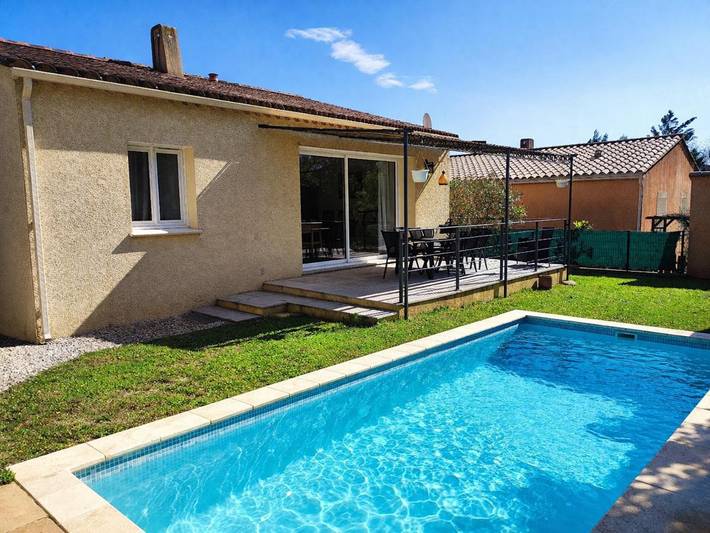 Villa pour 4 personnes, avec piscine et jardin