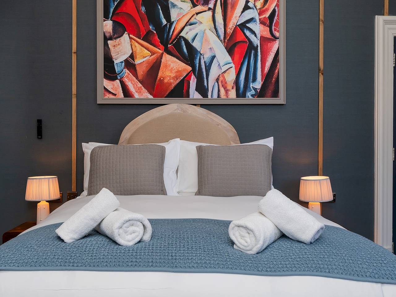 Entire apartment, Pass the Keys | Spacious Private Room in the Centre of Bath in Bath, Bath & North East Somerset