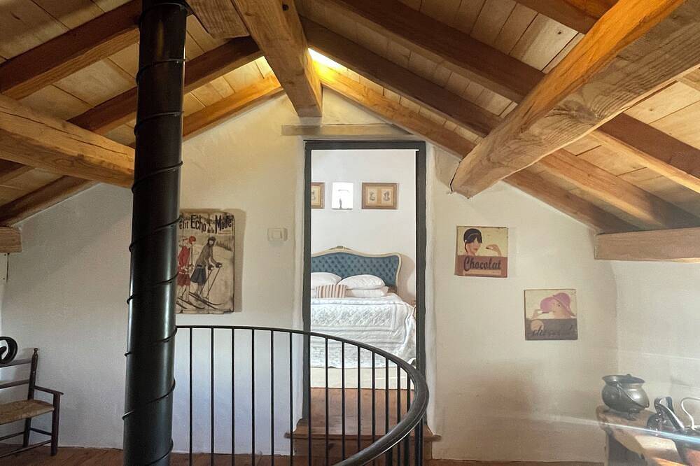 Apartamento entero, Serene 2-bedroom tower in Saint-Eutrope-de-Born in Saint-Eutrope-de-Born, Región de Villeneuve-sur-Lot