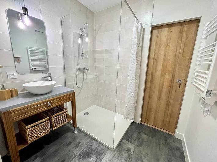 Location de vacances pour 7 personnes, avec jardin ainsi que vue et piscine à Coux-et-Bigaroque - 4