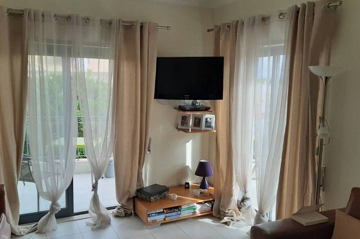 Apartamento de vacaciones para 6 personas, con balcón y piscina - 1