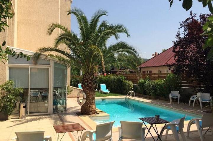 Bed and breakfast for 2 people, with pool in Aix-en-Provence