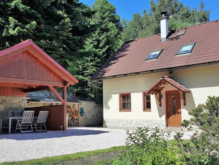 Vacation rental for 11 people, with yard and terrace, kid friendly in Czech Republic