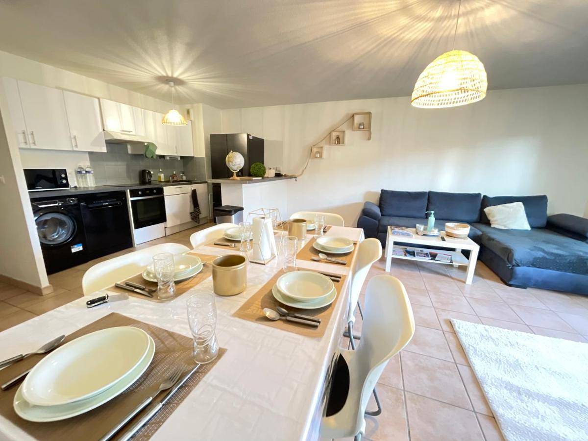 Appartement entier, Two-Bedroom Apartment in Annemasse, Région de Saint-Julien-en-Genevois