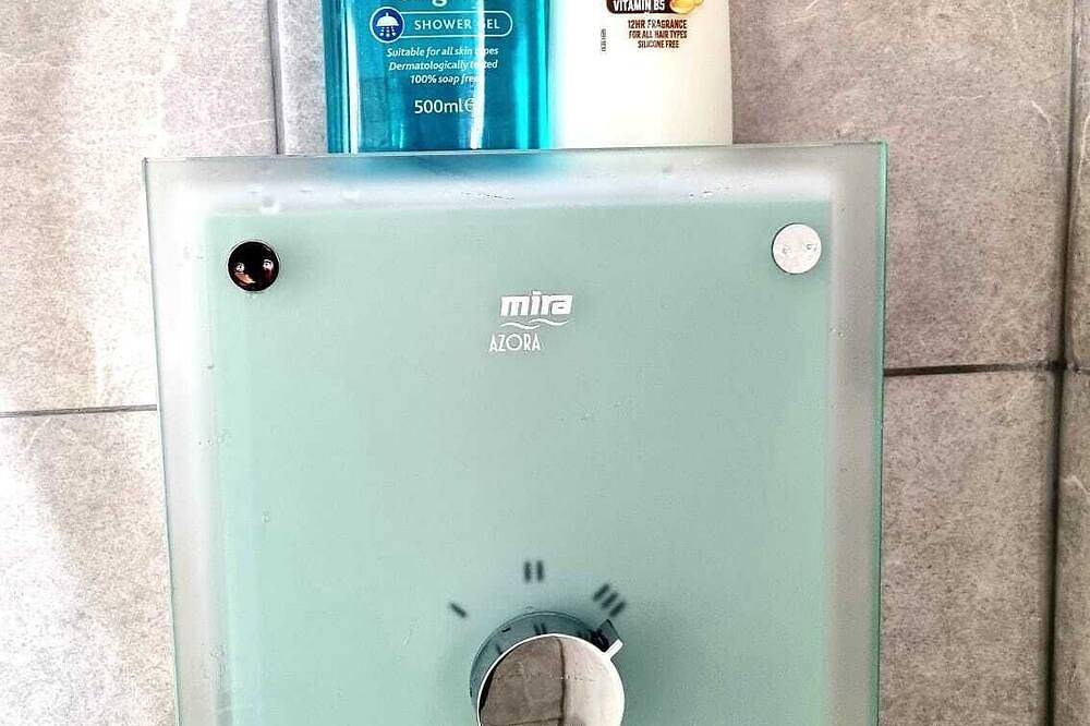 Ivy guest house - double room near Roundhay Park in Leeds, West Yorkshire