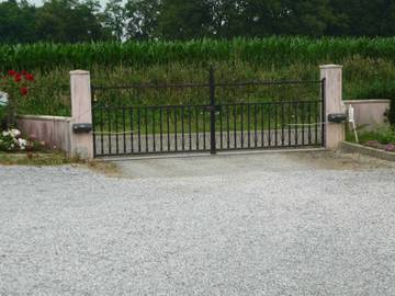 Gîte pour 6 personnes, avec terrasse à Lahosse