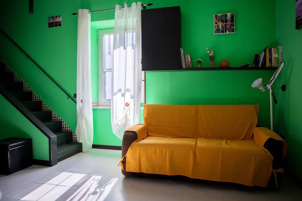 Entire apartment, Relaxing, comfortable and practical for visiting Naples in Naples, Naples Province