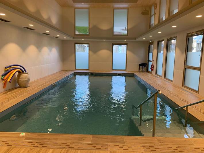 Appart’hôtel pour 2 personnes, avec Balcon et Terrasse ainsi que Jardin et Piscine