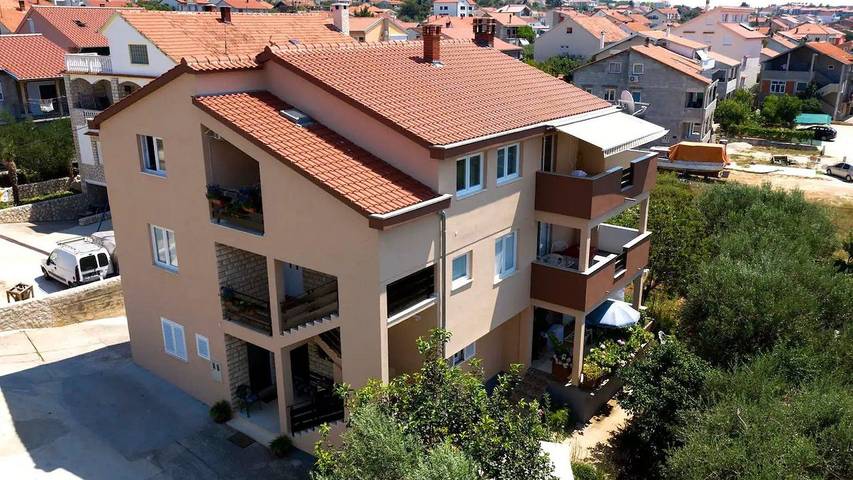 Ferienwohnung für 4 Personen, mit Balkon in Zadar (Kommun)