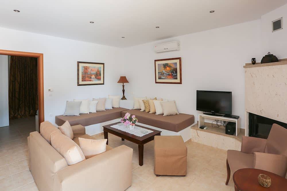 Skiathos Island Villas ( Villa3) only 2km from town in Sporaderne