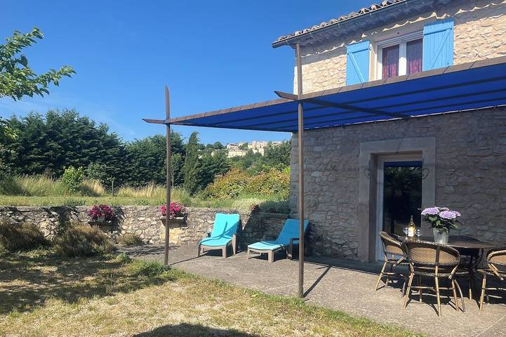 Gîte pour 4 personnes, avec Terrasse et Jardin