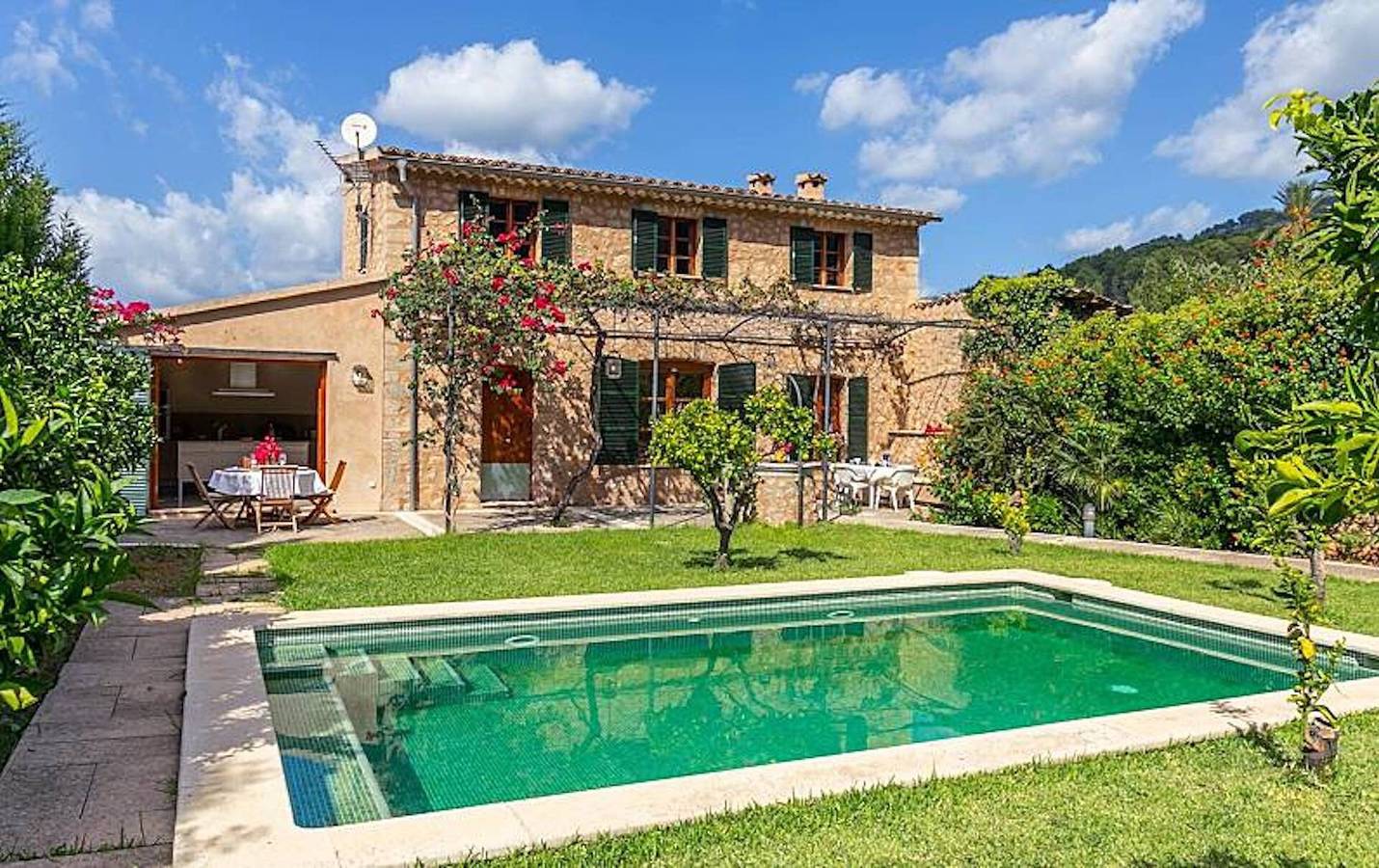 Chalet Casa Futbol con vista a la montaña, piscina, Wi-Fi, A/C, terrazas y jardín in L'Horta, Sóller