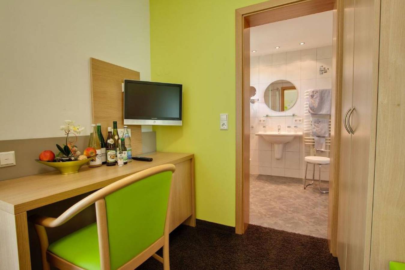 Zimmer '103' mit Gemeinschaftsgarten, Balkon und Wi-Fi in Hagnau am Bodensee, Region Bodensee-Oberschwaben