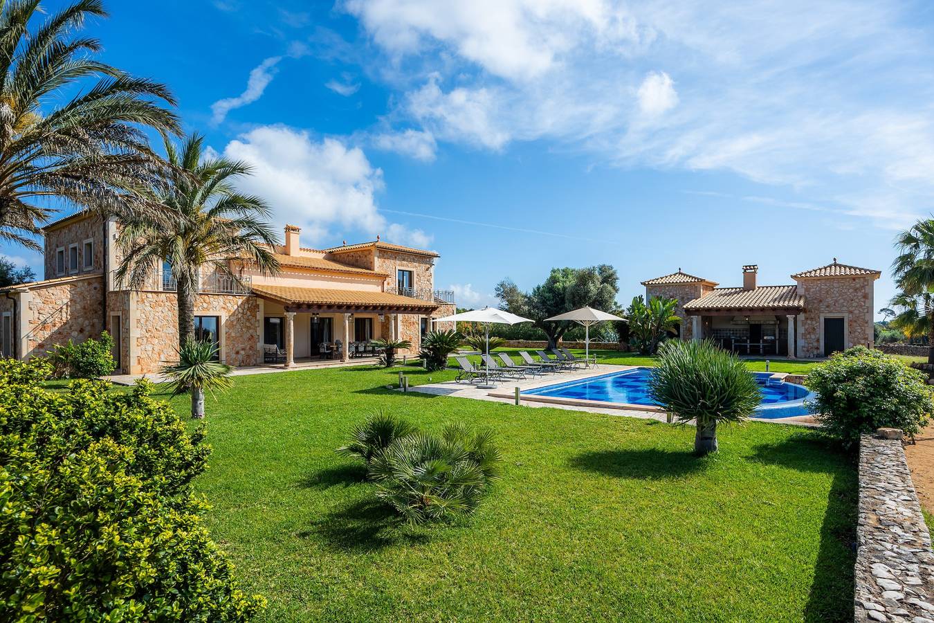 Casa di campagna 'Fortuna' con vista sulle montagne, piscina privata e Wi-Fi in Calas de Mallorca, Manacor