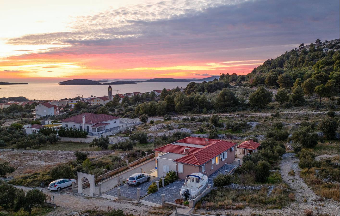 Ferienhaus für 8 Personen mit Terrasse in Zaboric, Šibenik-Knin