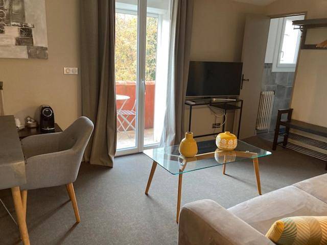 Maison d’hôte pour 2 personnes, avec jardin et balcon ainsi que vue et piscine à Saint-Maximin-la-Sainte-Baume - 2