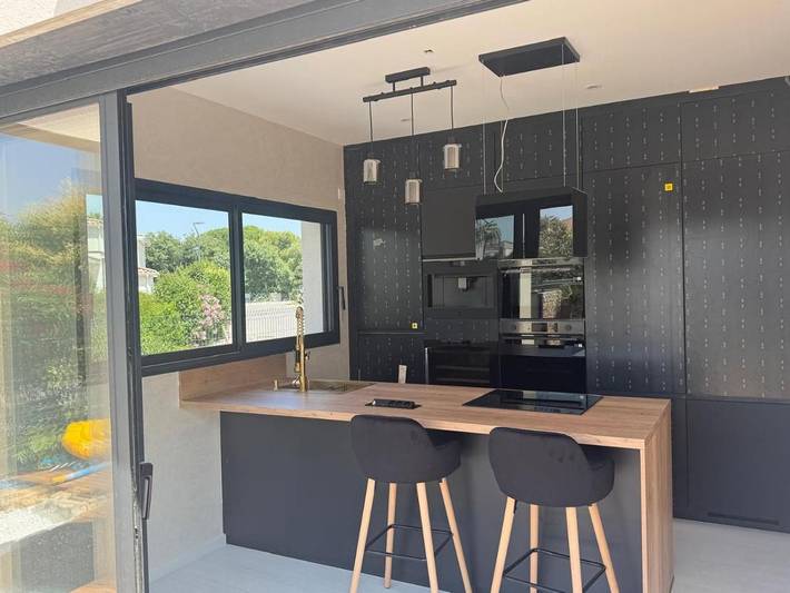 Location de vacances pour 10 personnes, avec jardin ainsi que jacuzzi et piscine à Villetelle - 4