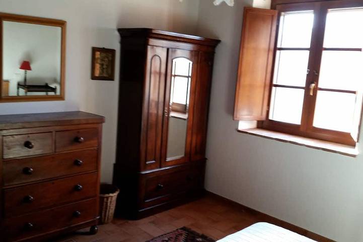 Appartamento intero, Panicale - Appartamento in vecchia casa colonica, campagna tranquilla, piscina, vista sul lago. in Panicale, Lago Trasimeno