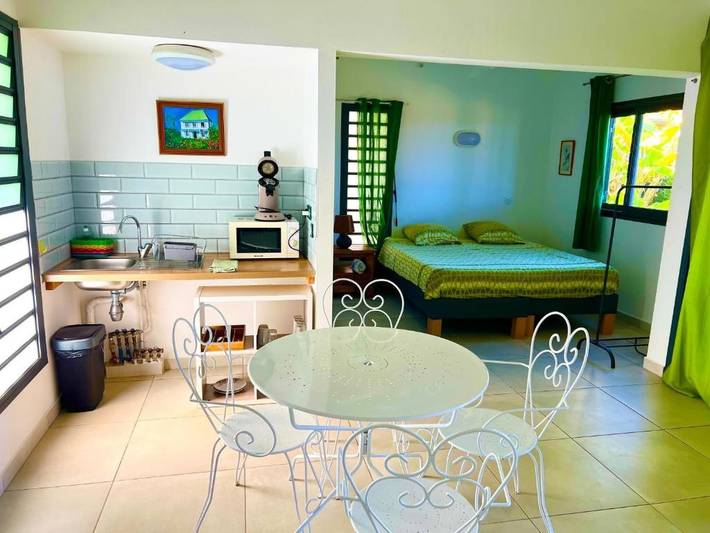 Gîte pour 2 personnes, avec jacuzzi ainsi que terrasse et piscine, adapté aux familles à Manapy les Bains - 2