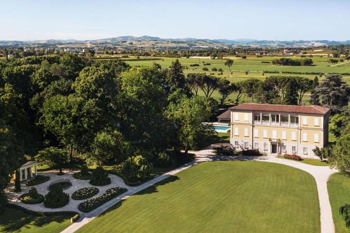 Casa vacanza per 2 persone, con Balcone e Idromassaggio nonché Terrazza e Giardino a Faenza