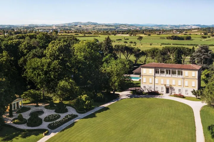 Resort para 2 personas, con vistas y sauna además de jardín y piscina - 1