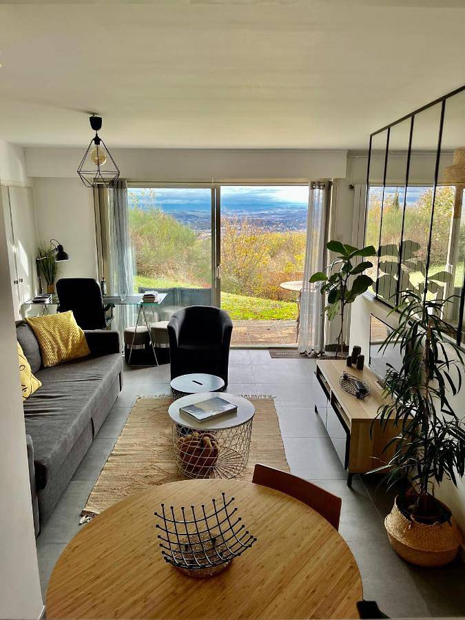 Maison d’hôte pour 3 personnes, avec Balcon et Terrasse ainsi que Jardin et Vue
