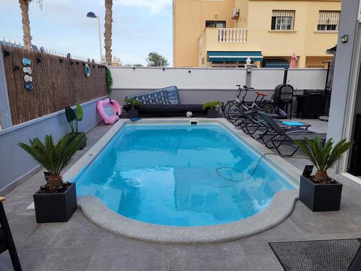 Apartamento para 6 personas, con Balcón y Jacuzzi además de Terraza y Piscina en La Torreta