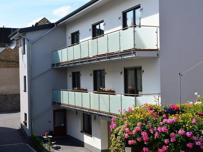 Ferienwohnung für 2 Personen, mit Balkon in Ettringen