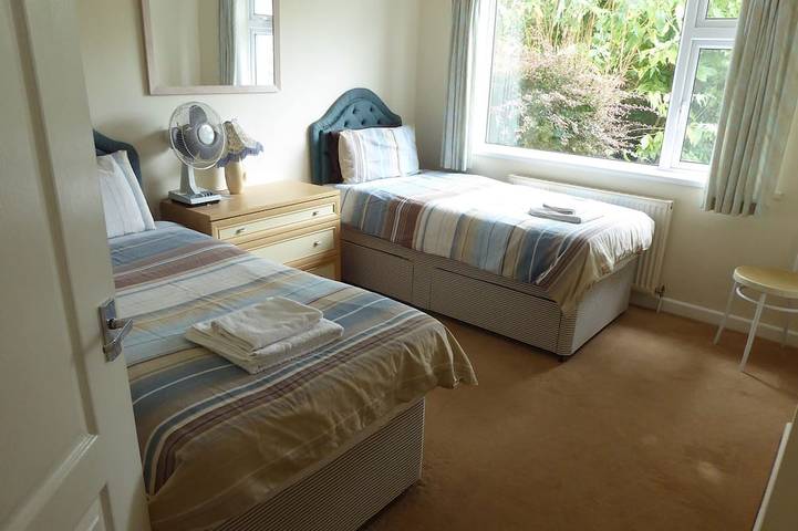 3-Bett-Bungalow 5 Minuten zu Fuß zum Meer / Highcliffe Castle Wifi für Behinderte geeignet in Dorset
