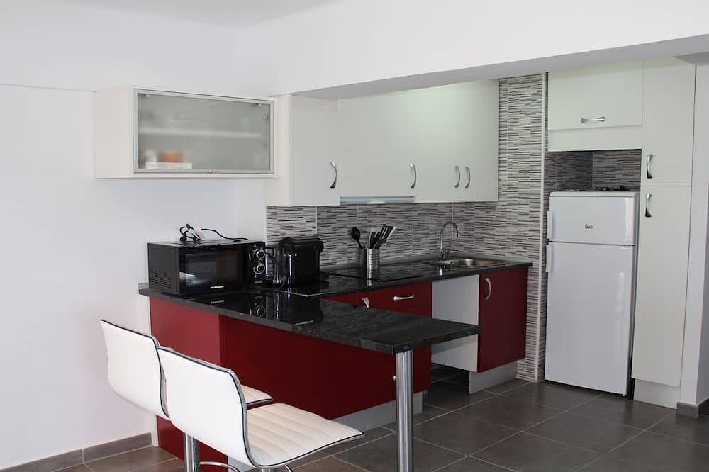 Apartamento entero, Moderno Apartamento  En 1ª Línea De Mar Con Vistas Mar Y Montaña in Sant Salvador (Tarragona), Vendrell