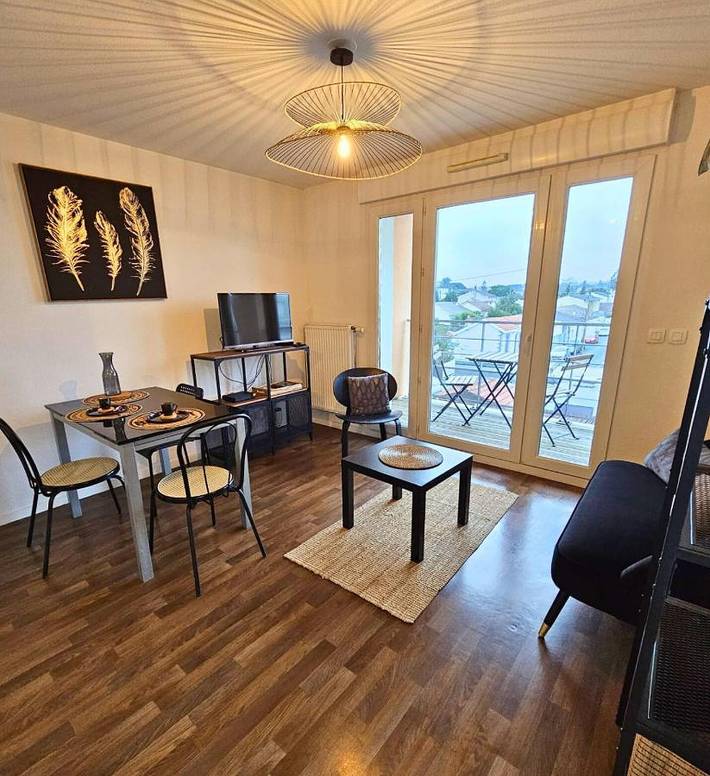 Gîte pour 2 personnes, avec Balcon ainsi que Terrasse et Vue à Villenave-d'Ornon - 3