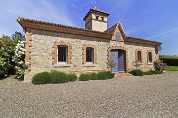Gîte pour 4 personnes, avec piscine et jardin à Auvillar