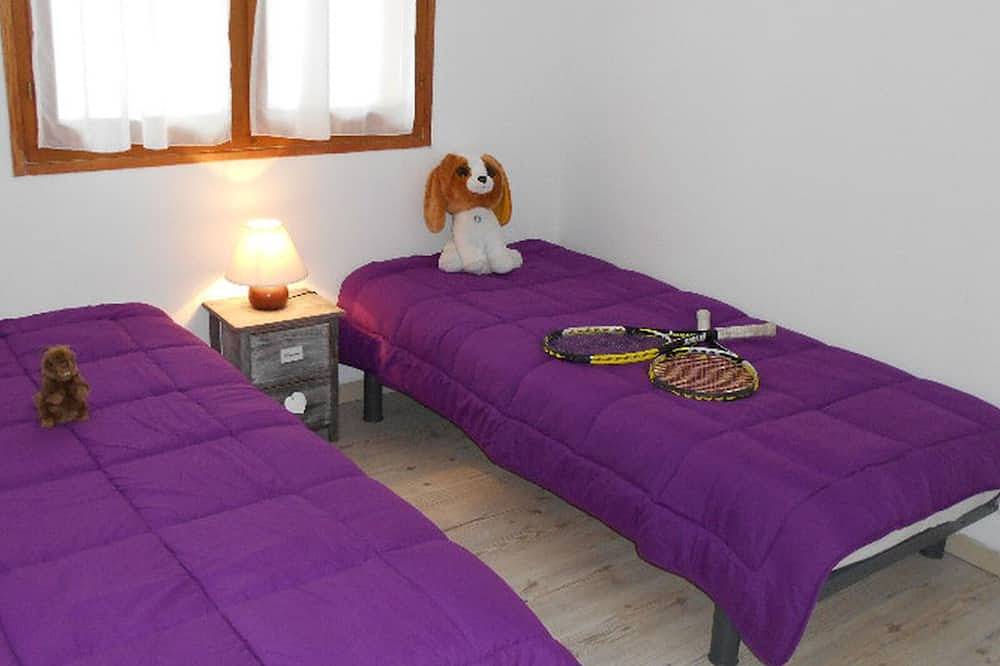 Cozy chalet with terrace for 6 people in Guillestre, Écrins National Park