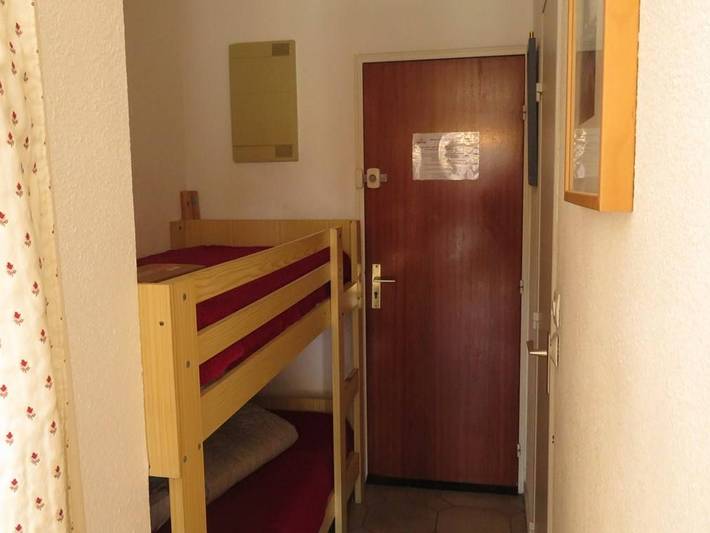 Gîte pour 4 personnes, avec terrasse et piscine dans Plage La Favière - 4