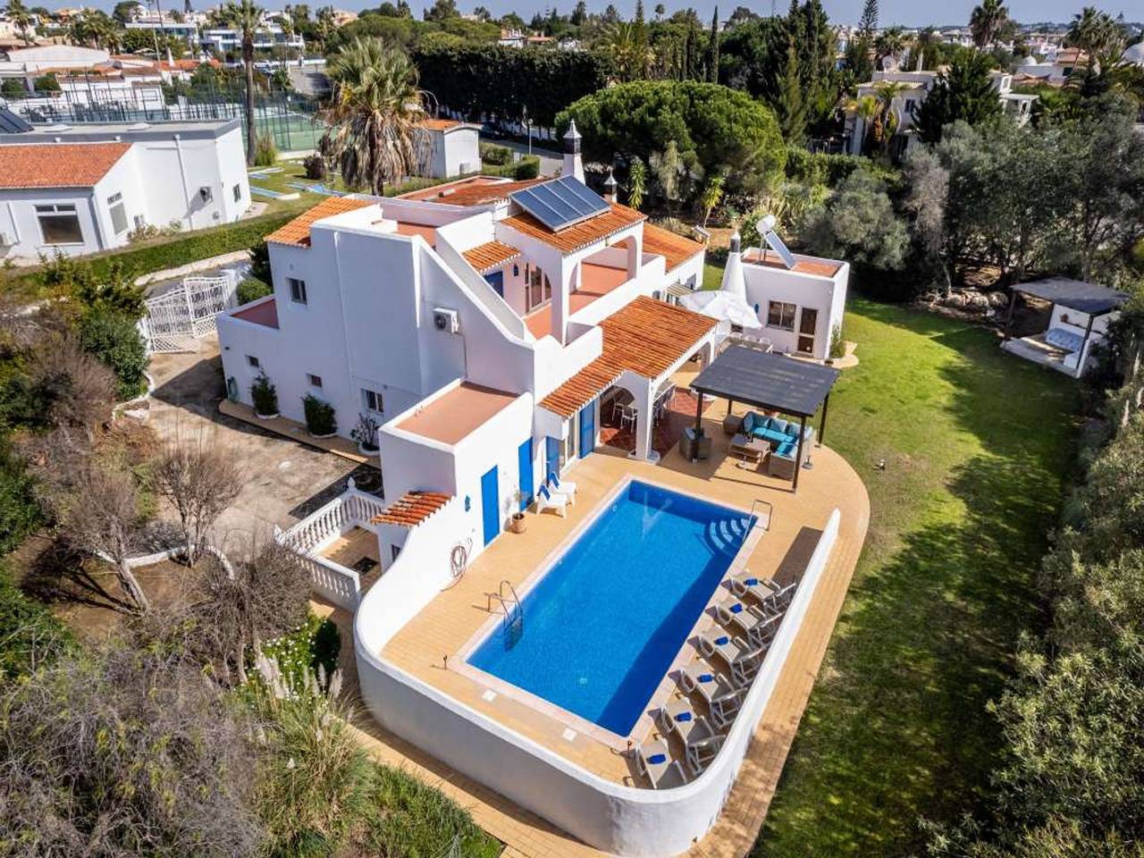 Villa für 16 Personen mit Garten in Carvoeiro, Lagoa