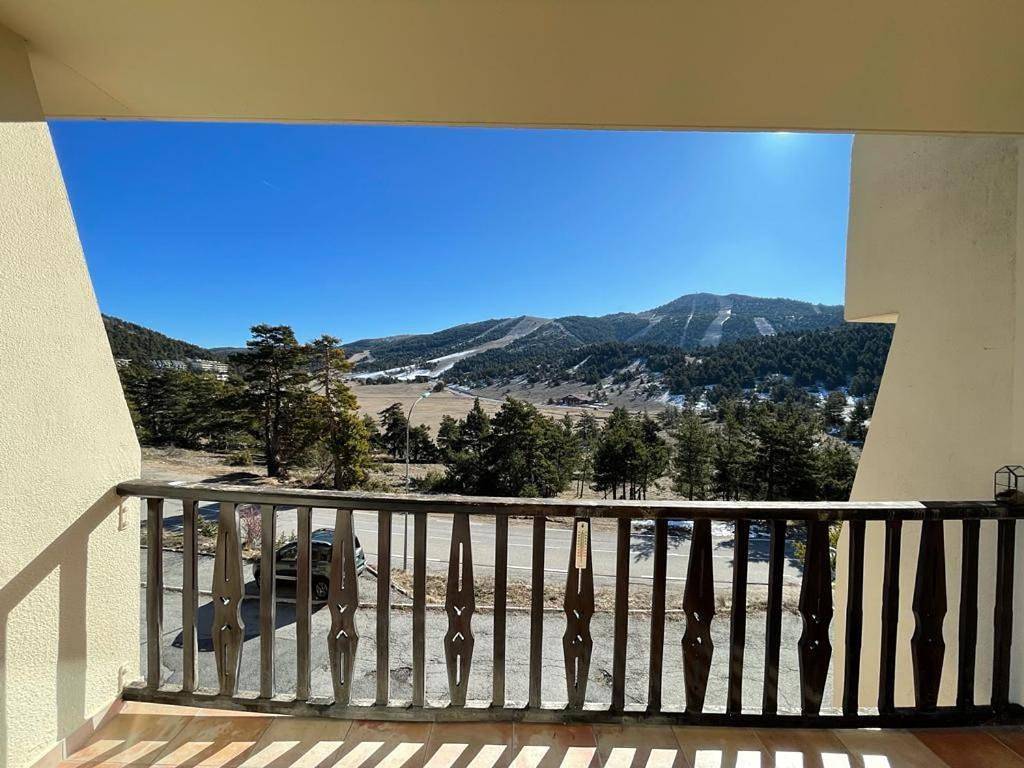 Appartement entier, U061 - Grand studio rénové - Vue montagne in Gréolières les Neiges, Gréolières