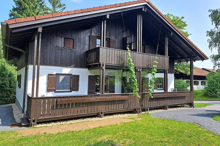Ferienwohnung für 4 Personen, mit Balkon und Garten sowie Sauna