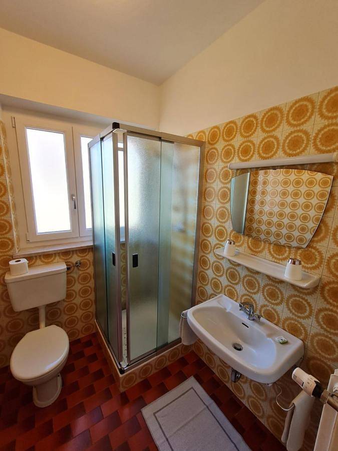 Chambre d’hôte pour 3 personnes, avec jardin et vue ainsi que balcon et piscine à Bolzano - 2