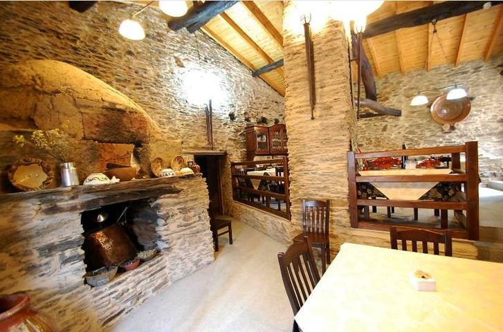 Casa rural para 2 personas, con Terraza y Jardín en Villarino de Conso - 2
