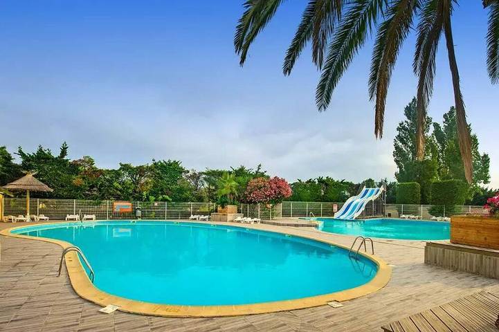 Camping pour 4 personnes à Vic-la-Gardiole