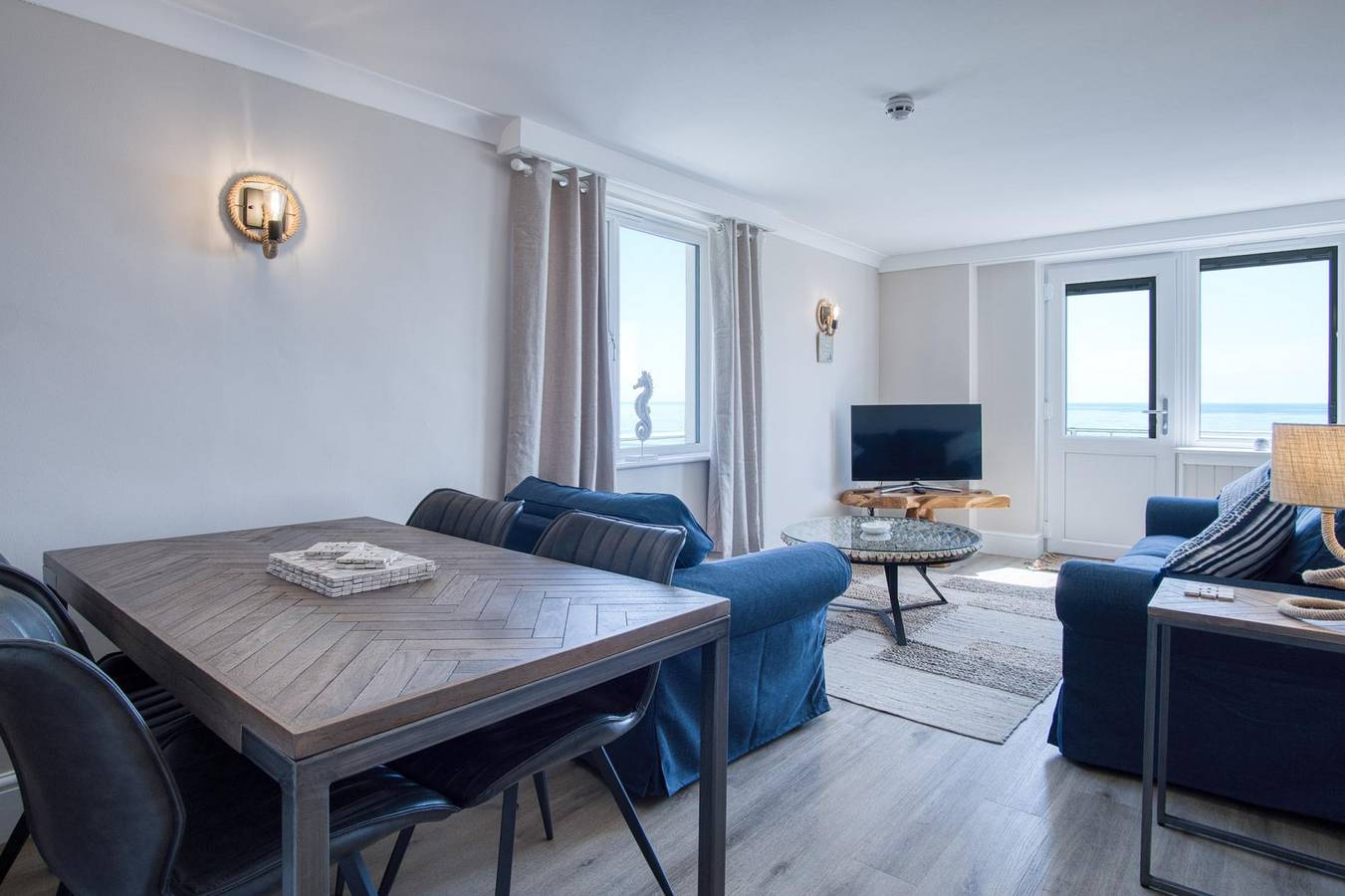 Entire apartment, Waterfront 2 - 2 Bedroom Apartment - Wisemans Bridge in Amroth, Pembrokeshire
