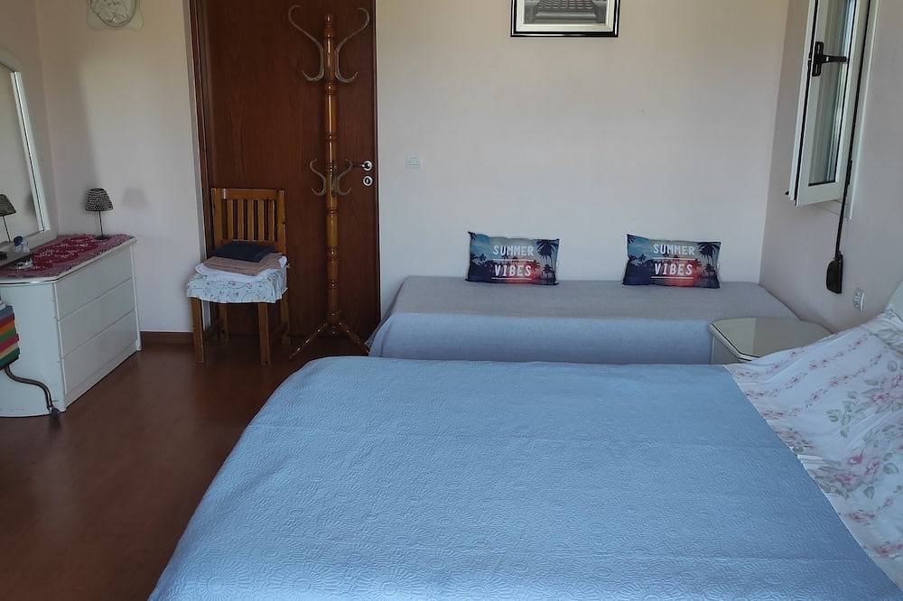 Spacious Room with a Private Bathroom - Stay with a Cretan Family! in Zuid-Kreta