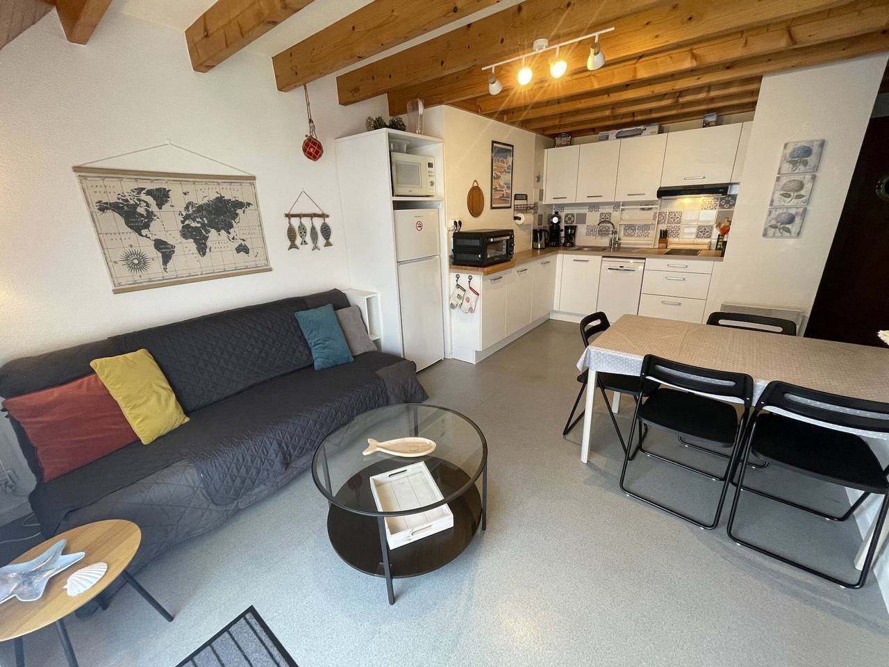 Ganze Wohnung, Ruhige T3-Duplexwohnung, 2 Schlafzimmer, strandnah, Parkplatz, Sarzeau in Sarzeau, Côte des Mégalithes